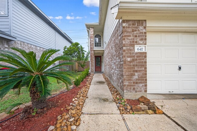 property at 647 Hollandbridge Ln