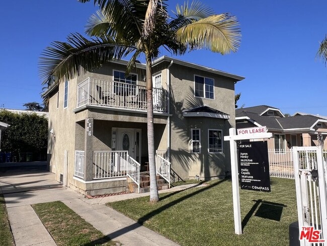 property at 2317 S Harcourt Ave