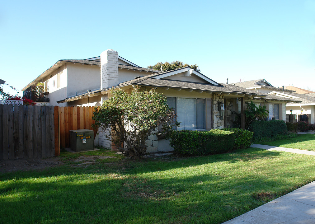 2714 W Juniper St in Santa Ana, CA - Foto de edificio