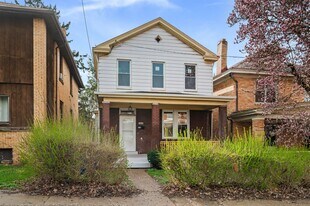 1819 Tonopah Ave in Pittsburgh, PA - Building Photo