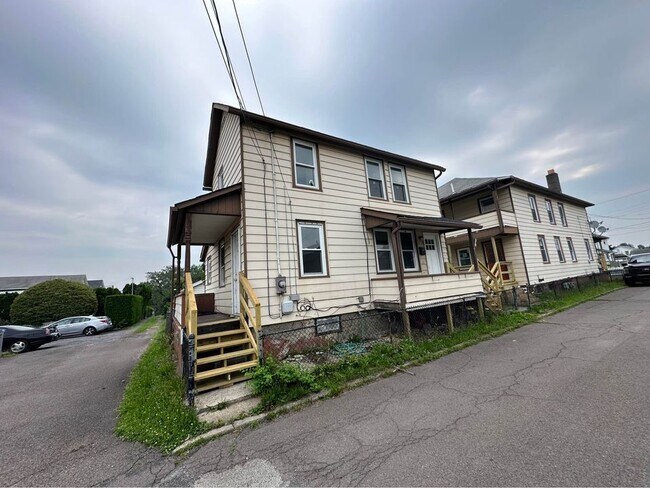 109 Welles St in Nanticoke, PA - Building Photo - Building Photo