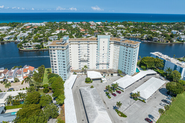 The Barrton Condominiums in Delray Beach, FL - Building Photo - Building Photo