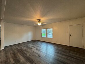 22 Pine St in New Waverly, TX - Building Photo - Building Photo