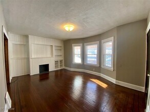 418 Crestwood Ave-Unit -1 in Akron, OH - Building Photo - Building Photo