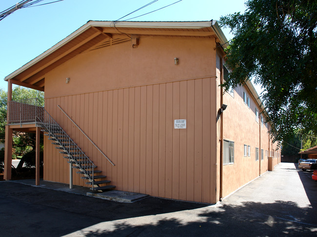 560 Dexter St in Santa Rosa, CA - Building Photo - Building Photo