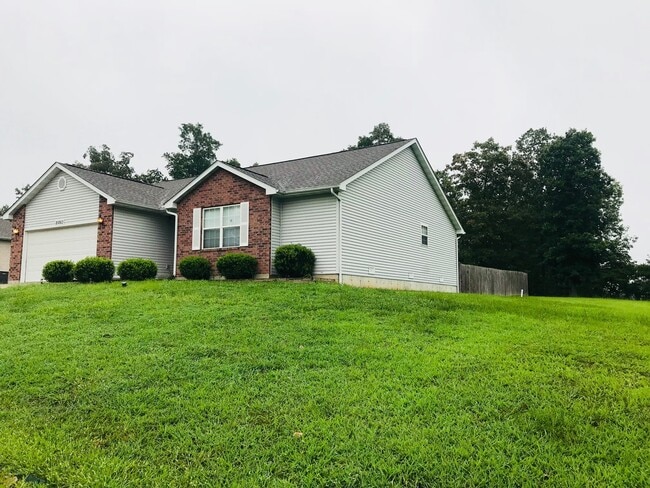 21063 Larson Rd in Waynesville, MO - Building Photo - Building Photo