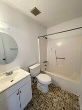 102 Ravenwood Dr in Jacksonville, NC - Building Photo - Building Photo