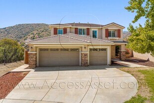 29244 Point Shore Dr in Lake Elsinore, CA - Building Photo