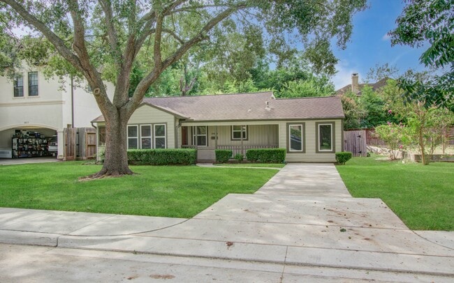 property at 5519 Huisache St