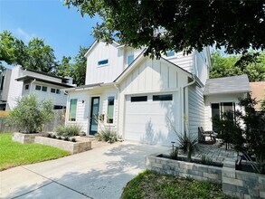2911 E 4th St in Austin, TX - Building Photo - Building Photo