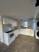 4 Palmer St, Unit Palmer 4B in South Portland, ME - Building Photo - Building Photo