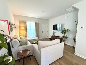 1444 Donhill Dr in Greer, SC - Building Photo - Building Photo