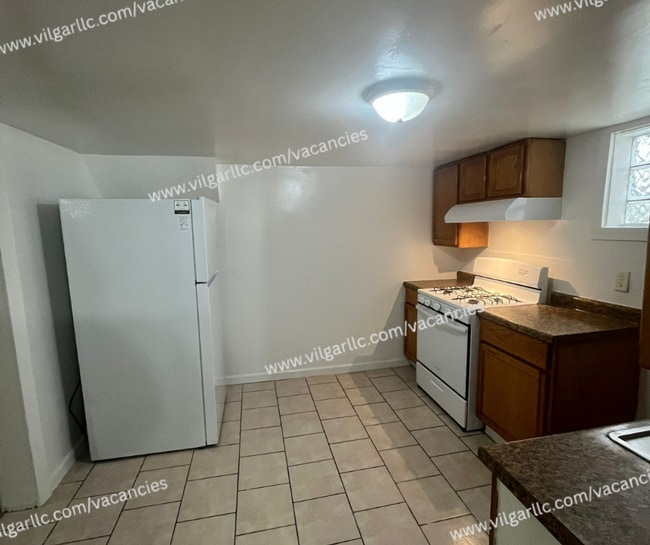 1677 W 14th Ave in Gary, IN - Building Photo - Building Photo