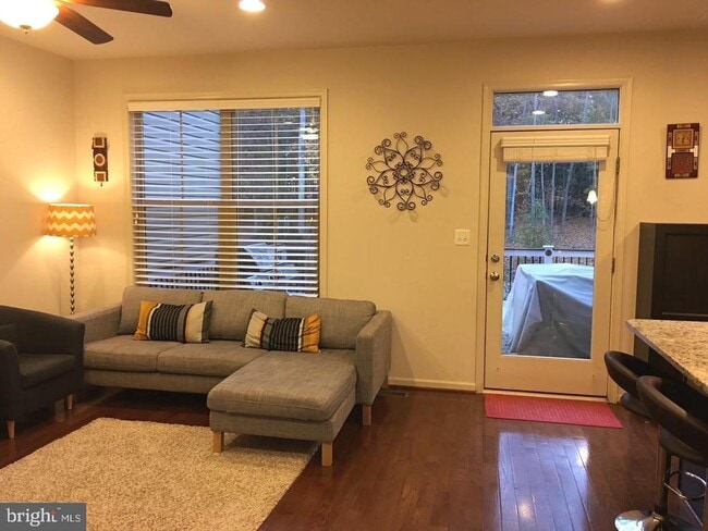 23337 Tradewind Dr in Ashburn, VA - Building Photo - Building Photo