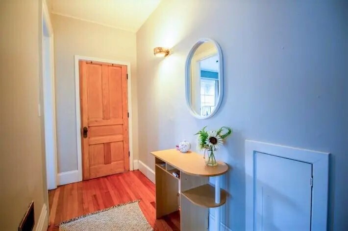 925 E Johnson St, Unit A in Madison, WI - Building Photo