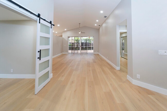 6185 NW 77th Pl in Parkland, FL - Building Photo - Building Photo