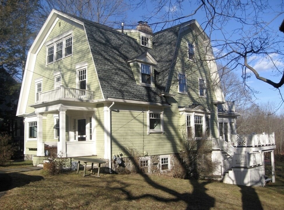 36 Wood St in Concord, MA - Building Photo