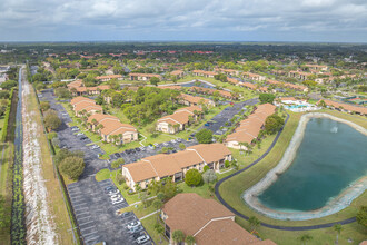 Pine Ridge North Village IV in Greenacres, FL - Building Photo - Building Photo