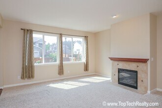 191 NE Iberian Ln in Hillsboro, OR - Building Photo - Building Photo