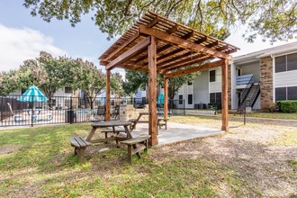 Running Brook Apartments in Arlington, TX - Building Photo - Building Photo