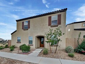 8019 W Agora Ln in Phoenix, AZ - Building Photo