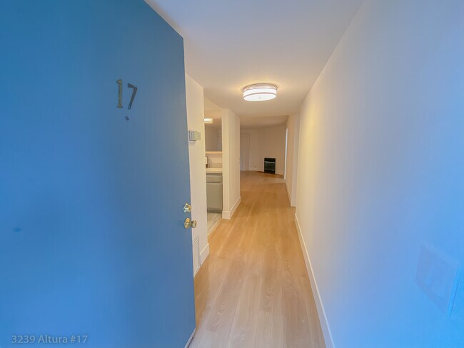 3239 Altura Ave in Glendale, CA - Building Photo - Building Photo
