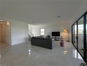 20293 Fair Oak Ln, Unit 155 in Estero, FL - Foto de edificio - Building Photo