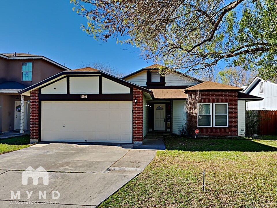 7407 Longing Trail in San Antonio, TX - Building Photo