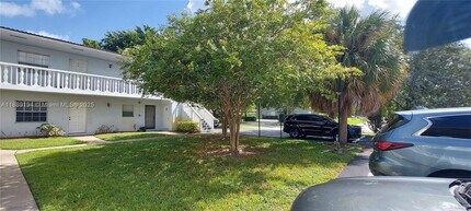 4140 Woodside Dr in Coral Springs, FL - Building Photo - Building Photo
