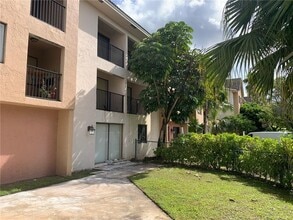 10001 W Atlantic Blvd in Coral Springs, FL - Building Photo - Building Photo