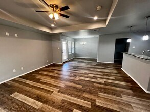 8426 11th St in Lubbock, TX - Building Photo - Building Photo