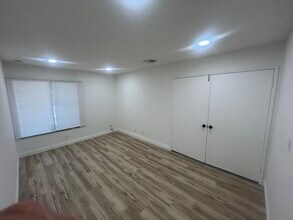 8470 Winnetka Ave in Winnetka, CA - Building Photo - Building Photo