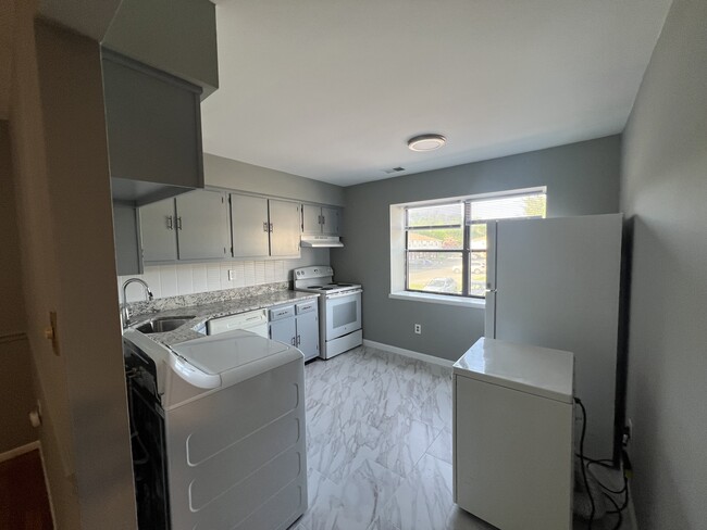 property at 908 Silver Ct