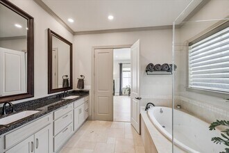 1419 Oakdale St in Houston, TX - Foto de edificio - Building Photo