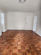 8201 Houston Ct in Takoma Park, MD - Foto de edificio - Building Photo