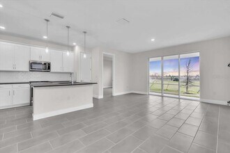 9258 GULF HAVEN Dr in Parrish, FL - Building Photo - Building Photo