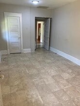 1305 Forbes St in Greenville, NC - Foto de edificio - Building Photo