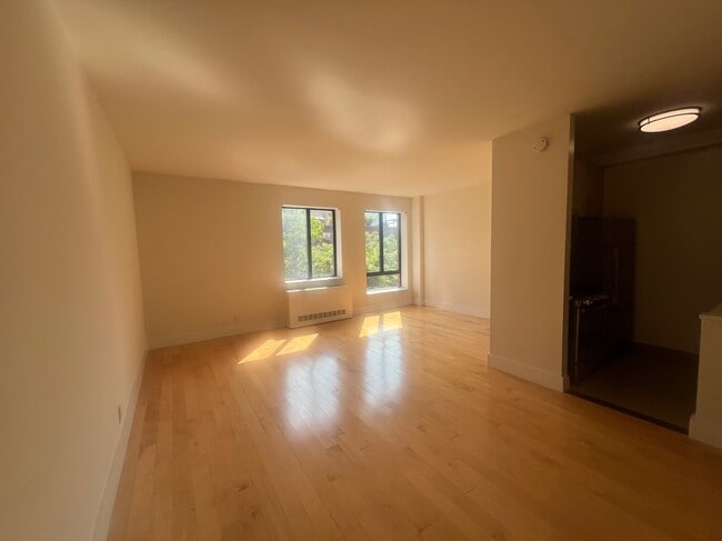 property at 410 W 53rd St