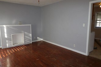 720 W Chestnut St in Junction City, KS - Building Photo - Building Photo