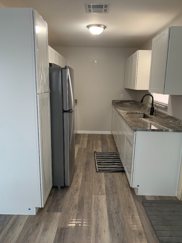 1937 Collier Ave in Ft. Myers, FL - Foto de edificio - Building Photo