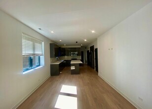 4426 N Kenneth Ave in Chicago, IL - Building Photo - Building Photo