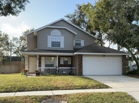 1054 Royal Oaks Dr in Apopka, FL - Building Photo