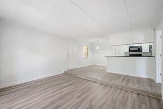 5305 San Sebastian Ct in Tampa, FL - Building Photo - Building Photo