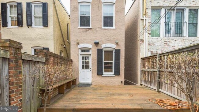 1319 35th St NW in Washington, DC - Building Photo - Building Photo