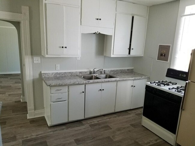 property at 419 S Indiana St
