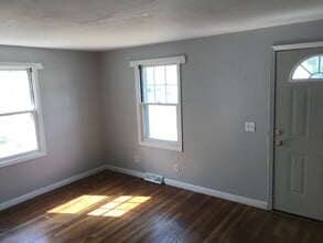2228 E Keys Ave in Grandview, IL - Building Photo - Building Photo