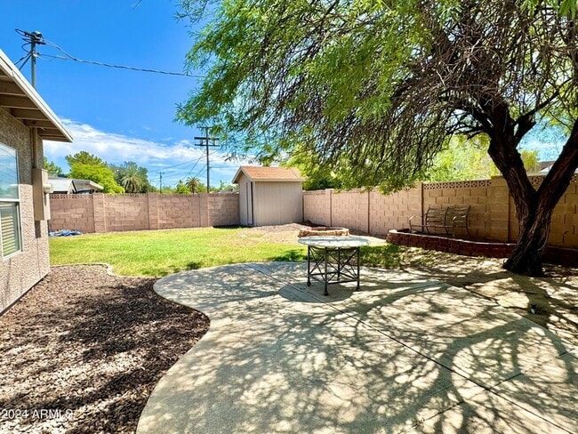 property at 731 W 12th Pl