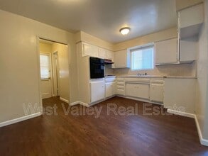 605 4th St in Taft, CA - Foto de edificio - Building Photo