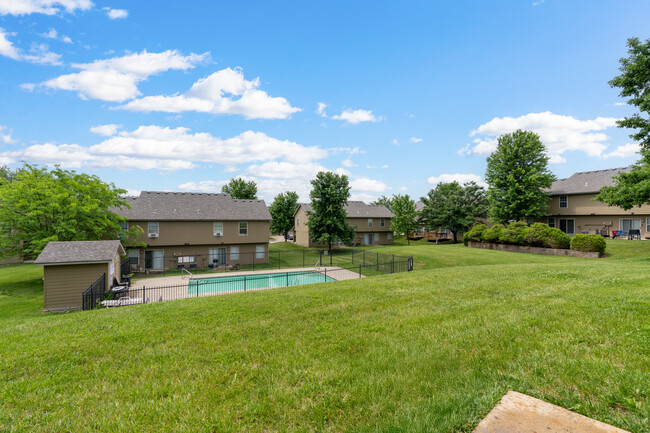 CROSS CREEK VILLAS in Columbia, MO - Building Photo - Building Photo