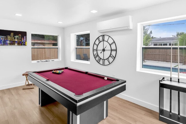 17621 NE 7th Ave in Miami, FL - Building Photo - Building Photo